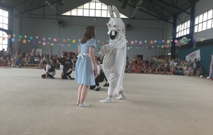 Alice et le lapin!